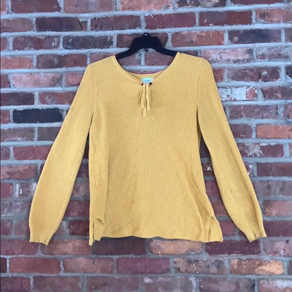 Women’s mustard yellow oversized sweater Size M